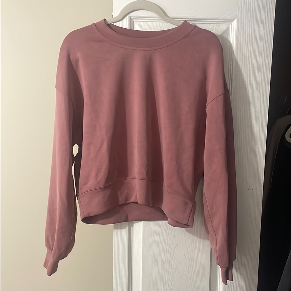 Lululemon Size 6 Softstreme Cropped Crewneck